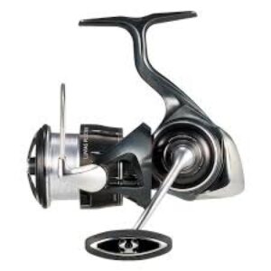 Vista general del carrete Daiwa Luvias 24 LT 5000DC para spinning medio y pesca con señuelos.
