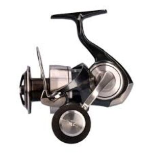 Vista general del carrete Daiwa Certate G 24 SW 6000P para jigging, spinning pesado y pesca en mar.